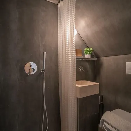 Rose Apartment