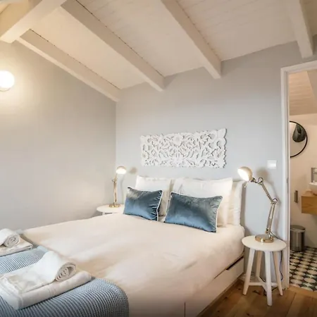 Rose Apartment *